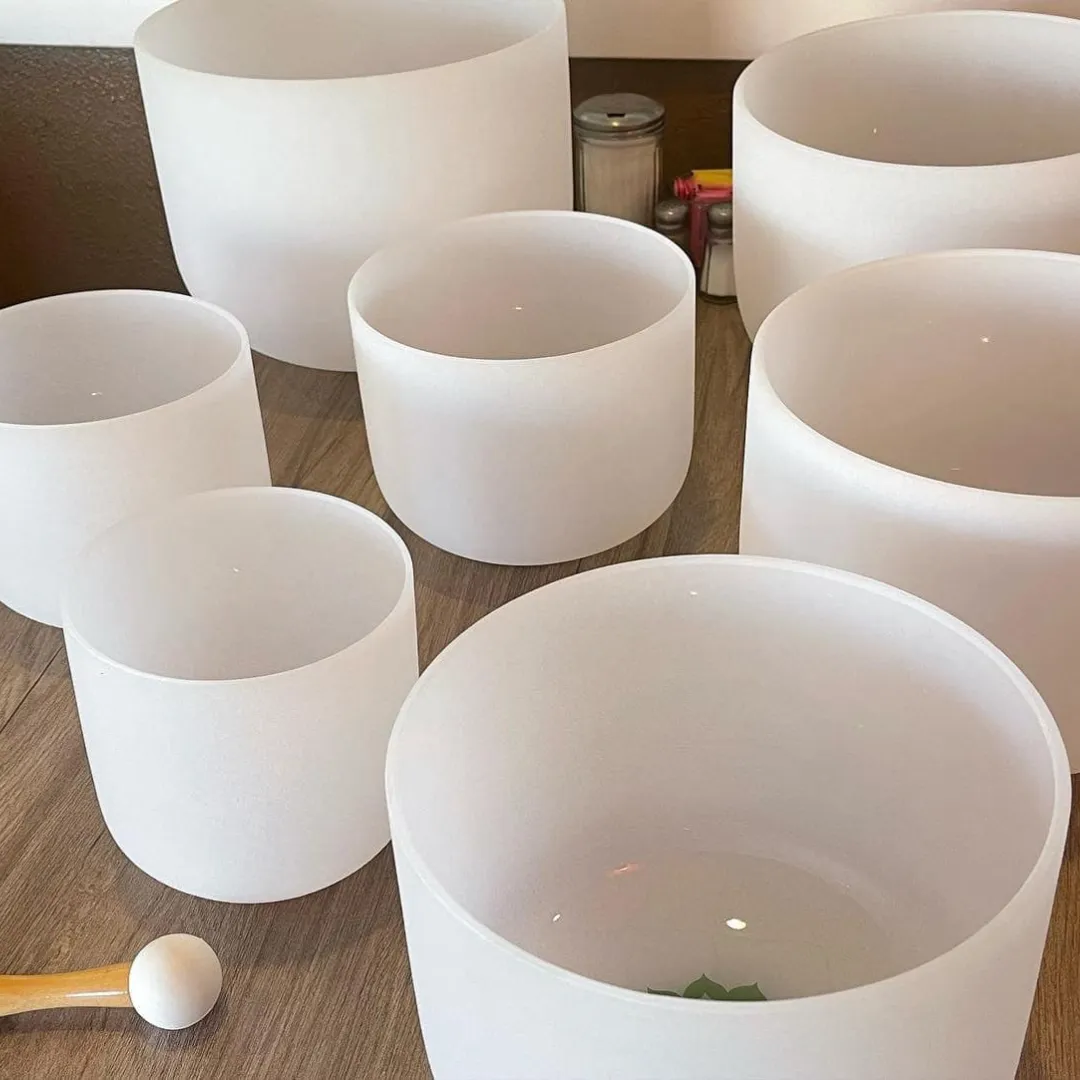 7 Chakra Quartz Crystal Singing Bowl    2 FREE Carrying Cases