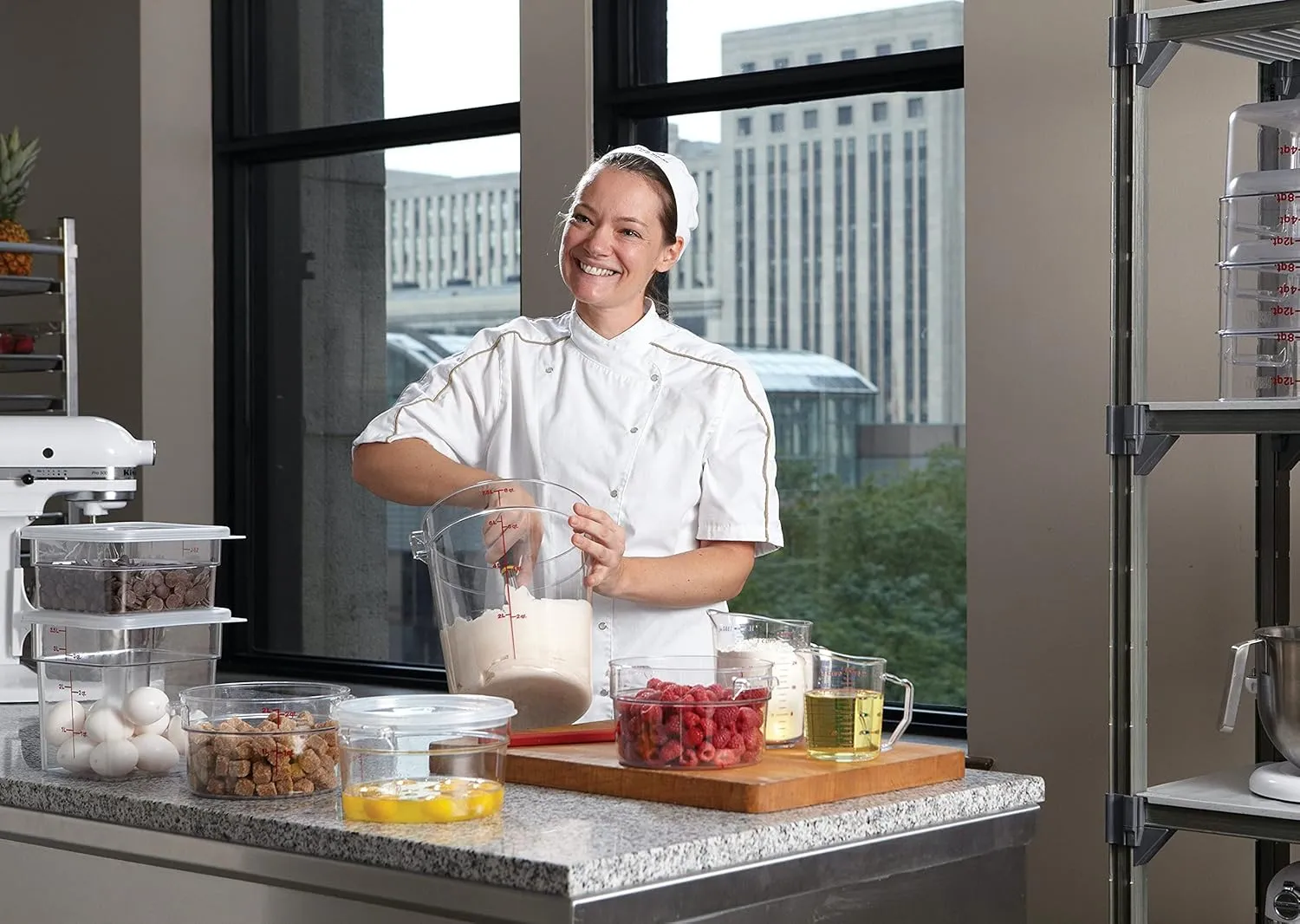 Cambro Food Storage Container - Round Series - 6 QT (Quart) - Commercial Grade for Food Prep (Clear)
