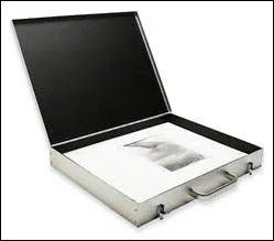 Camden Archival Aluminum 13.875"x19.875"x1.875" Portfolio Case