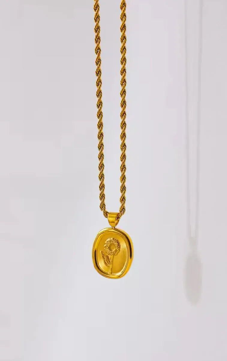 Engraved Flower necklace