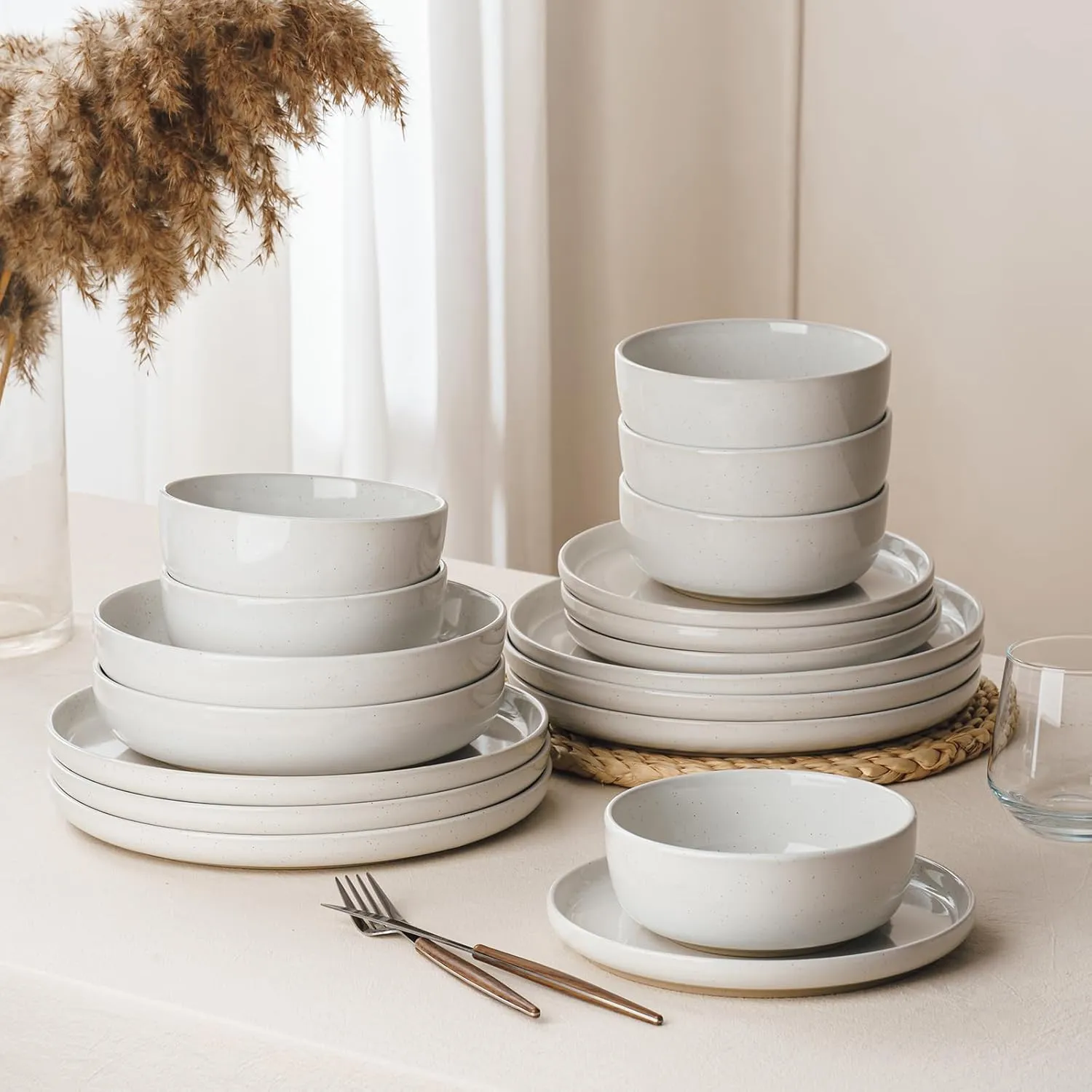 Famiware Milkyway Plates and Bowls Set, 12 Pieces Dinnerware Sets, Dishes Set for 4, White