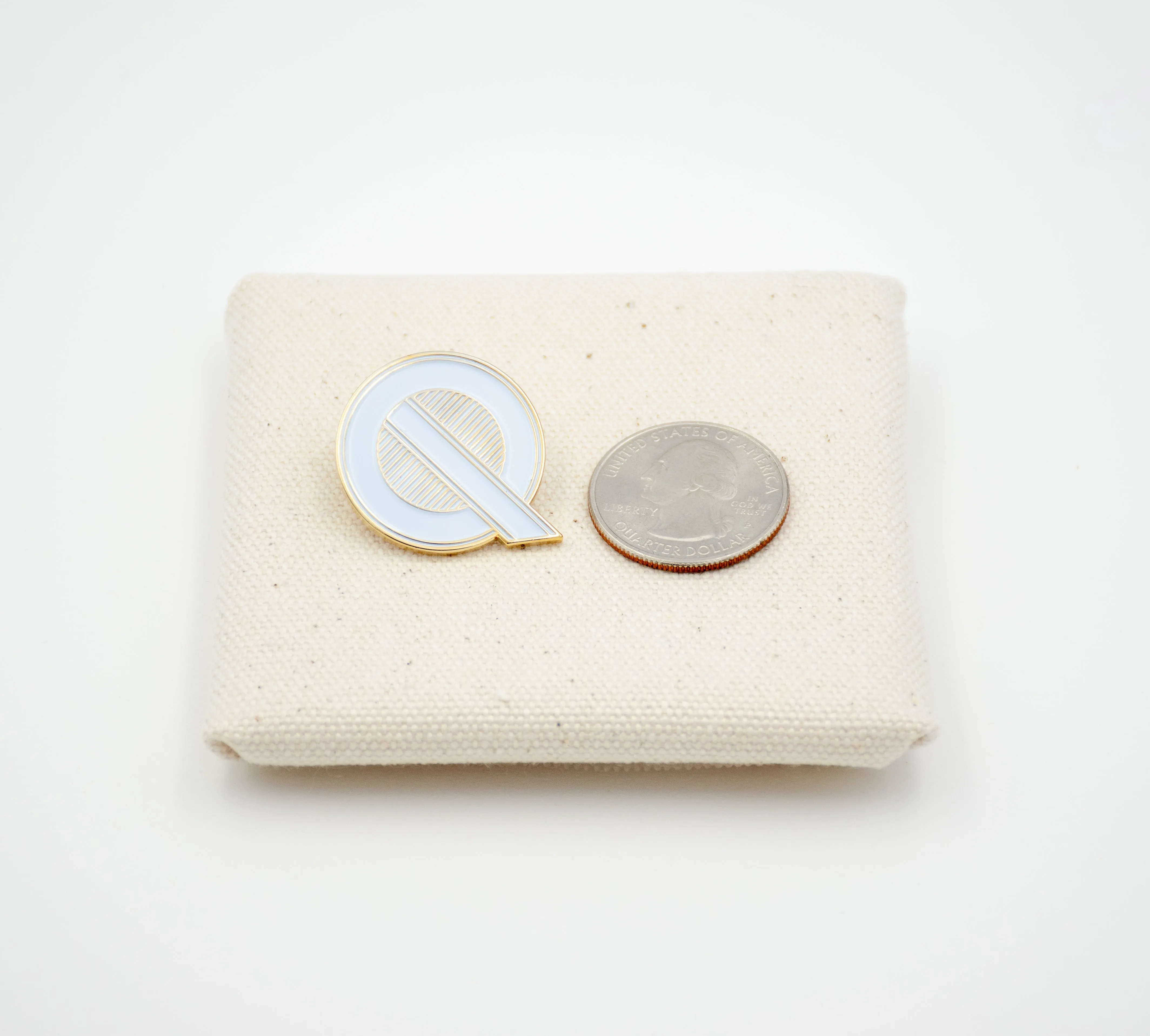 Letter "Q" Pin