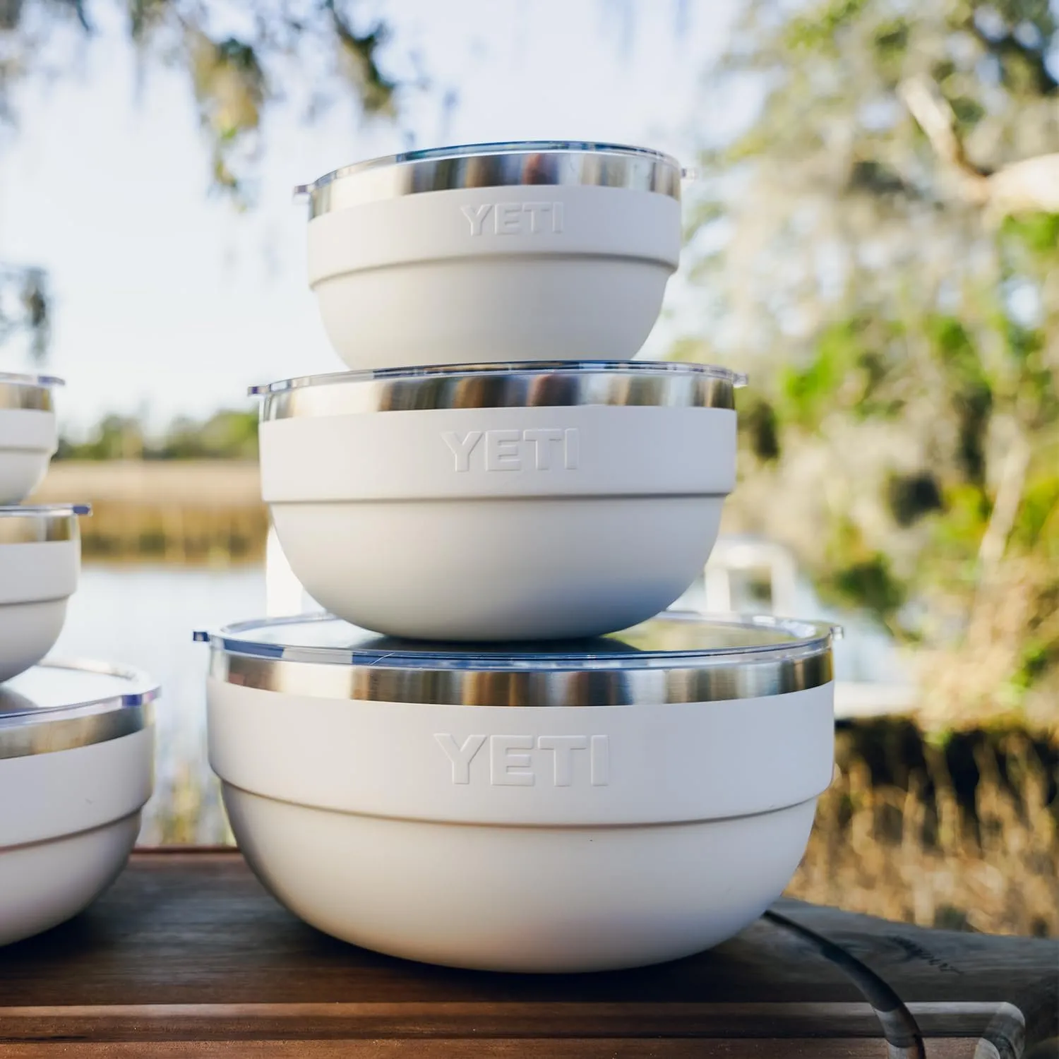 YETI Rambler Bowls, Vacuum Insulated, Stackable and Nestable Stainless Steel Bowl with Lid, 2 Quart, White